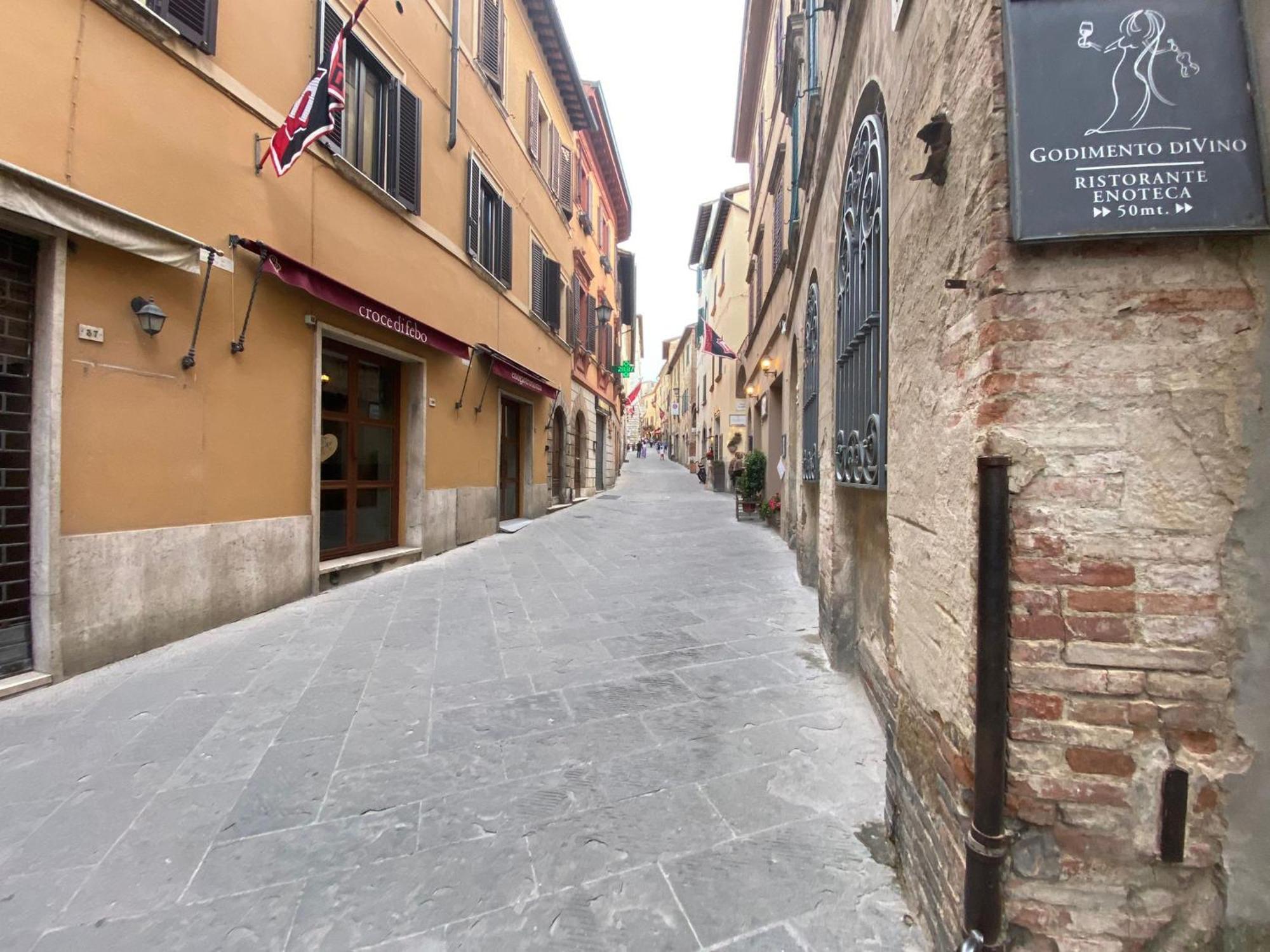 Lastamperia19 Camere-Rooms Montepulciano Stazione Εξωτερικό φωτογραφία